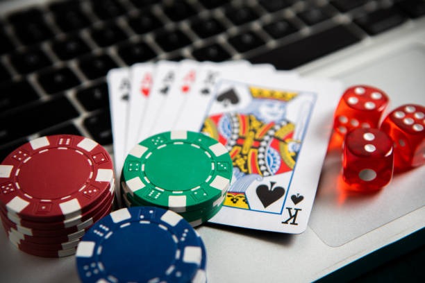 Slot game interface showing Aviator at lakitoto login